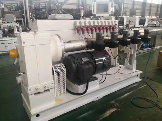Купить Кальциевый карбонат Masterbatch PE LDPE PP HDPE Одношрубная пластиковая экструдерная машина SJ150/30 160kw с производительностью 450kg/h online manufacture