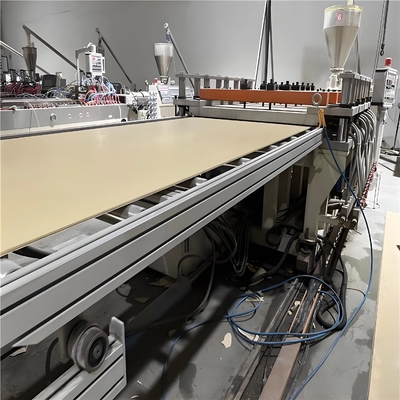Купить Shenzhen HYPET 1220mm Width Plastic PVC Foam Board Extrusion Production Line PVC WPC Foam Board Panel Making Machine online manufacture