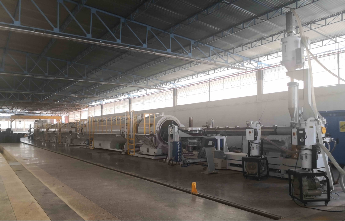 400 мм -1000 мм Пластмассовые HDPE PE трубы Производственные машины Производственная линия с большим одновинтовым экструдером SJ150/38 Мотор 400кВт И выход 1400кг/ч