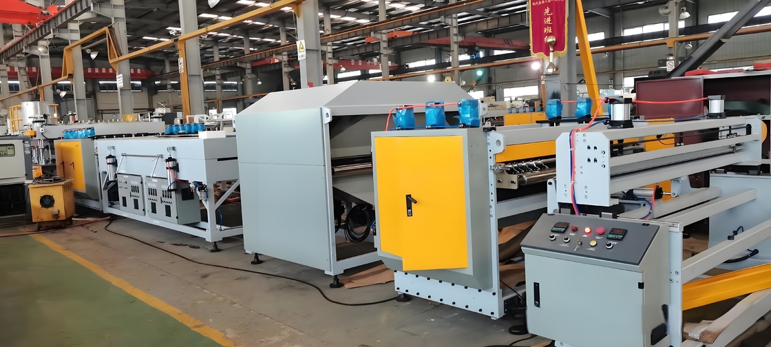2200 / 2600mm PP полые сетки доски Machine 150kw Сила PP полые доски экструзионная линия